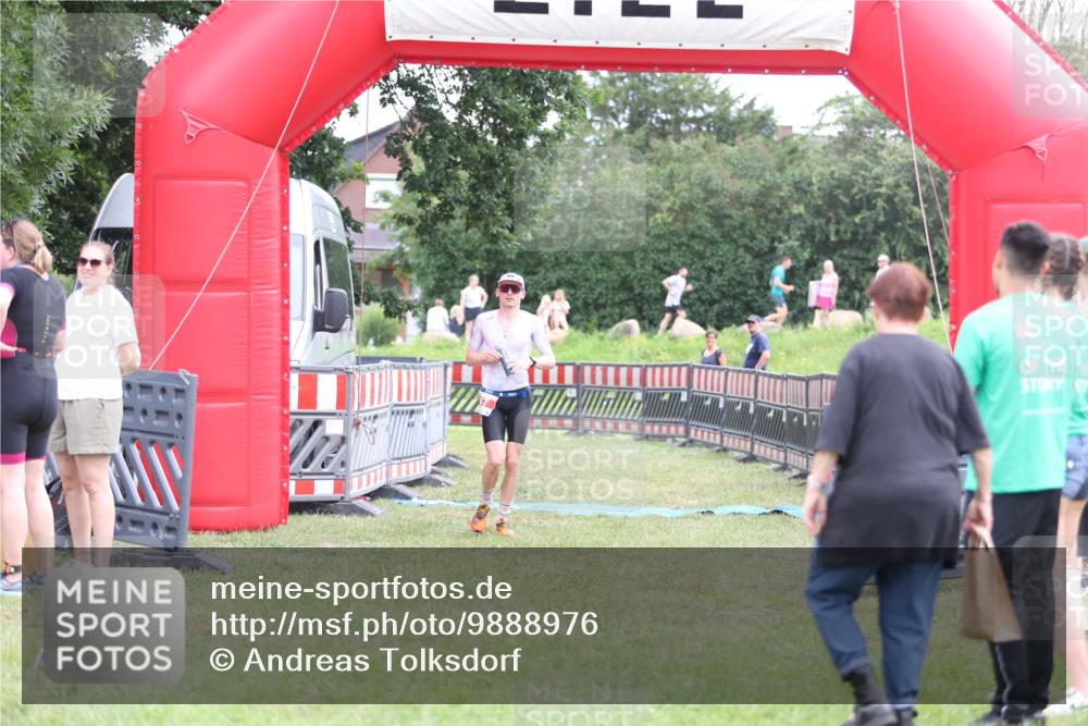 21.06.2026 - 29. Vierlanden-Triathlon Andreas Tolksdorf http://msf.ph/oto/9888976 21.06.2026 12:10:42 Ziel 47, 47 meine-sportfotos.de