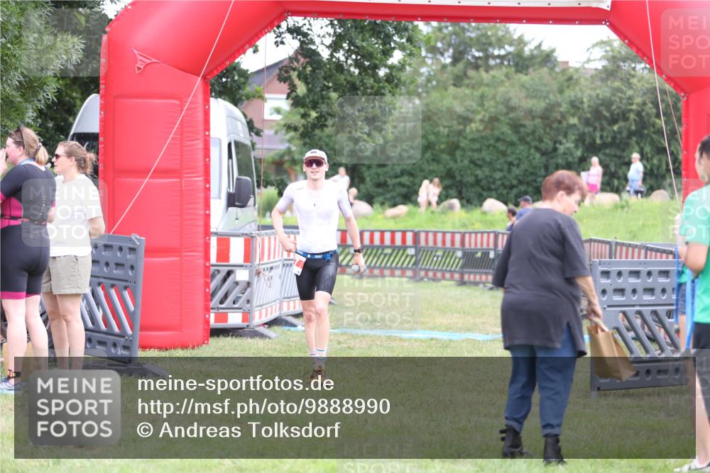 21.06.2026 - 29. Vierlanden-Triathlon Andreas Tolksdorf http://msf.ph/oto/9888990 21.06.2026 12:10:45 Ziel 30, 47, 30, 47 meine-sportfotos.de