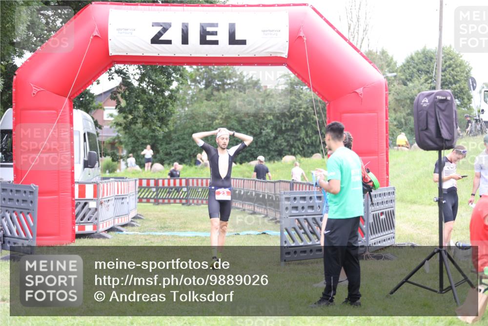 21.06.2026 - 29. Vierlanden-Triathlon Andreas Tolksdorf http://msf.ph/oto/9889026 21.06.2026 12:12:27 Ziel  meine-sportfotos.de
