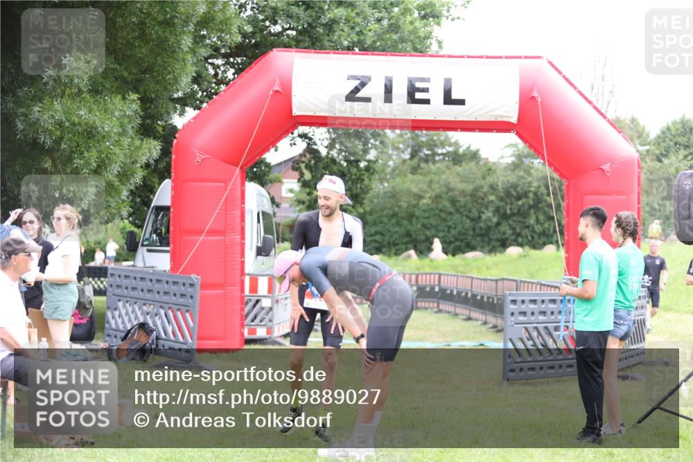 21.06.2026 - 29. Vierlanden-Triathlon Andreas Tolksdorf http://msf.ph/oto/9889027 21.06.2026 12:12:43 Ziel  meine-sportfotos.de