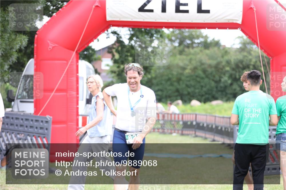 21.06.2026 - 29. Vierlanden-Triathlon Andreas Tolksdorf http://msf.ph/oto/9889068 21.06.2026 12:15:39 Ziel  meine-sportfotos.de