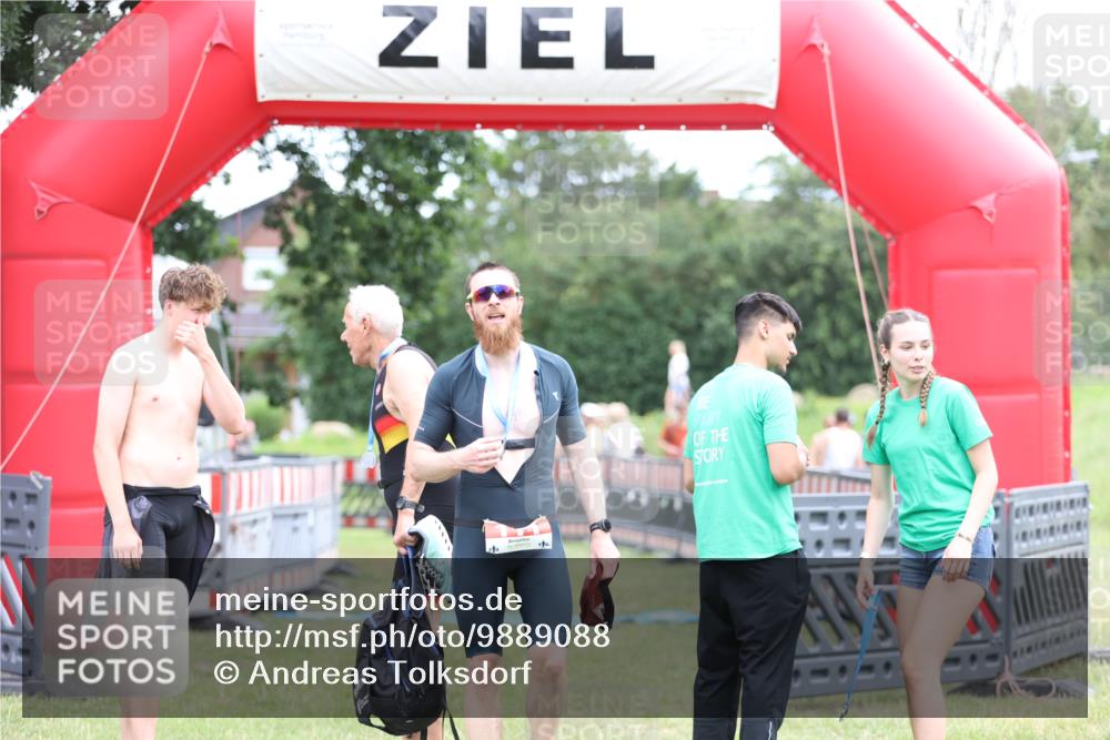 21.06.2026 - 29. Vierlanden-Triathlon Andreas Tolksdorf http://msf.ph/oto/9889088 21.06.2026 12:16:41 Ziel  meine-sportfotos.de
