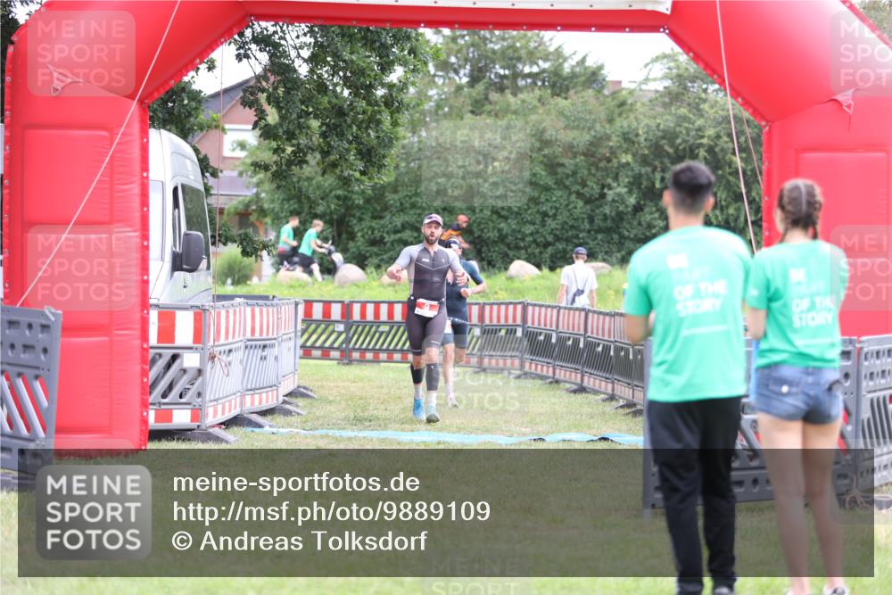 21.06.2026 - 29. Vierlanden-Triathlon Andreas Tolksdorf http://msf.ph/oto/9889109 21.06.2026 12:19:33 Ziel 9, 132, 9, 132 meine-sportfotos.de