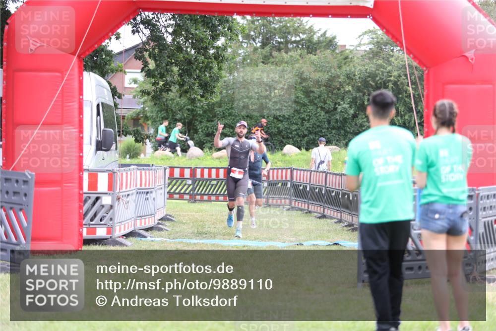21.06.2026 - 29. Vierlanden-Triathlon Andreas Tolksdorf http://msf.ph/oto/9889110 21.06.2026 12:19:33 Ziel 9, 132, 9, 132 meine-sportfotos.de