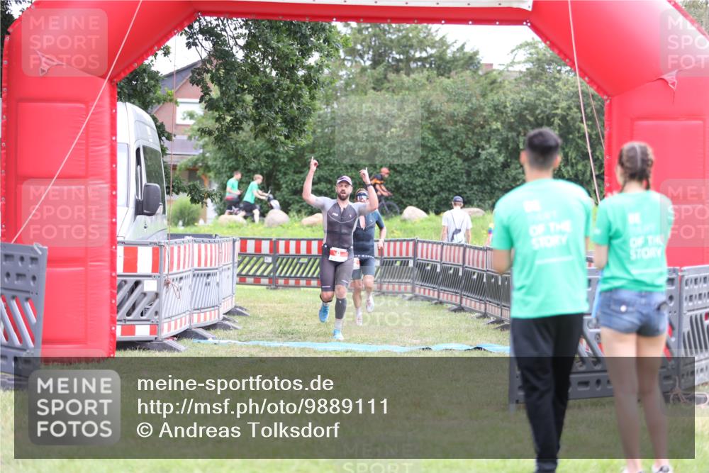 21.06.2026 - 29. Vierlanden-Triathlon Andreas Tolksdorf http://msf.ph/oto/9889111 21.06.2026 12:19:33 Ziel 9, 132, 9, 132 meine-sportfotos.de