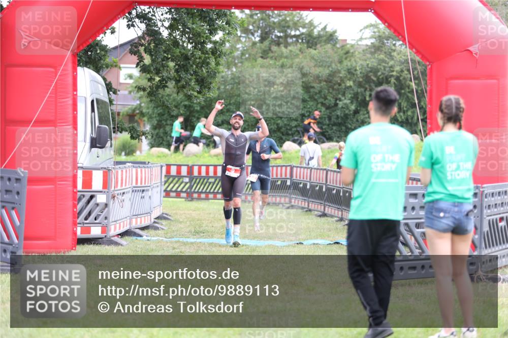 21.06.2026 - 29. Vierlanden-Triathlon Andreas Tolksdorf http://msf.ph/oto/9889113 21.06.2026 12:19:34 Ziel 9, 132, 9, 132 meine-sportfotos.de