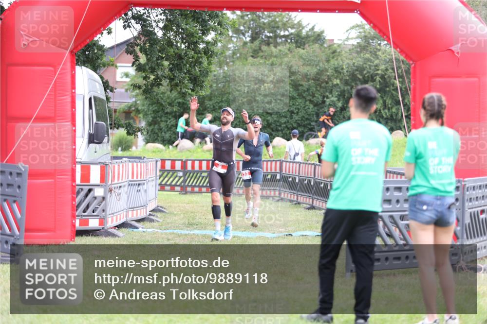 21.06.2026 - 29. Vierlanden-Triathlon Andreas Tolksdorf http://msf.ph/oto/9889118 21.06.2026 12:19:34 Ziel 9, 132, 9, 132 meine-sportfotos.de