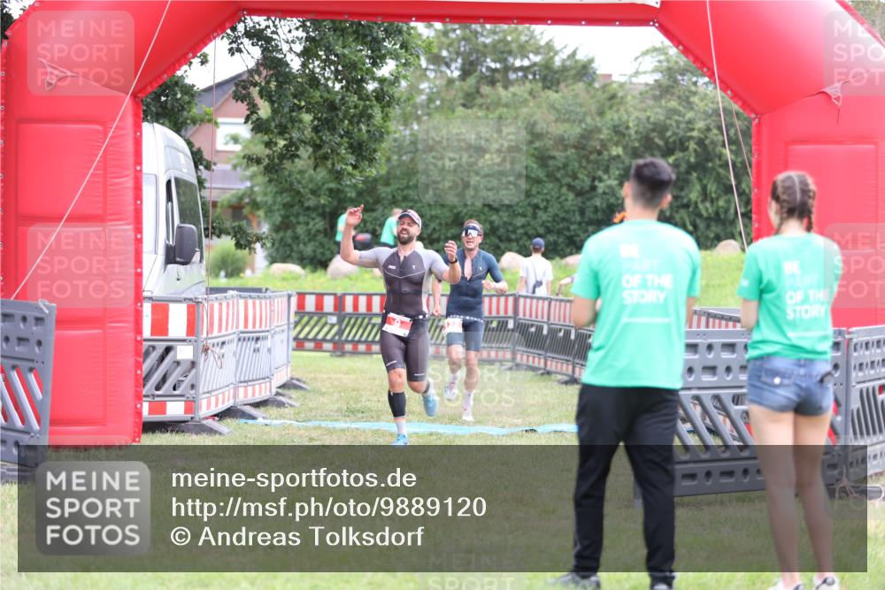21.06.2026 - 29. Vierlanden-Triathlon Andreas Tolksdorf http://msf.ph/oto/9889120 21.06.2026 12:19:34 Ziel 9, 132, 9, 132 meine-sportfotos.de
