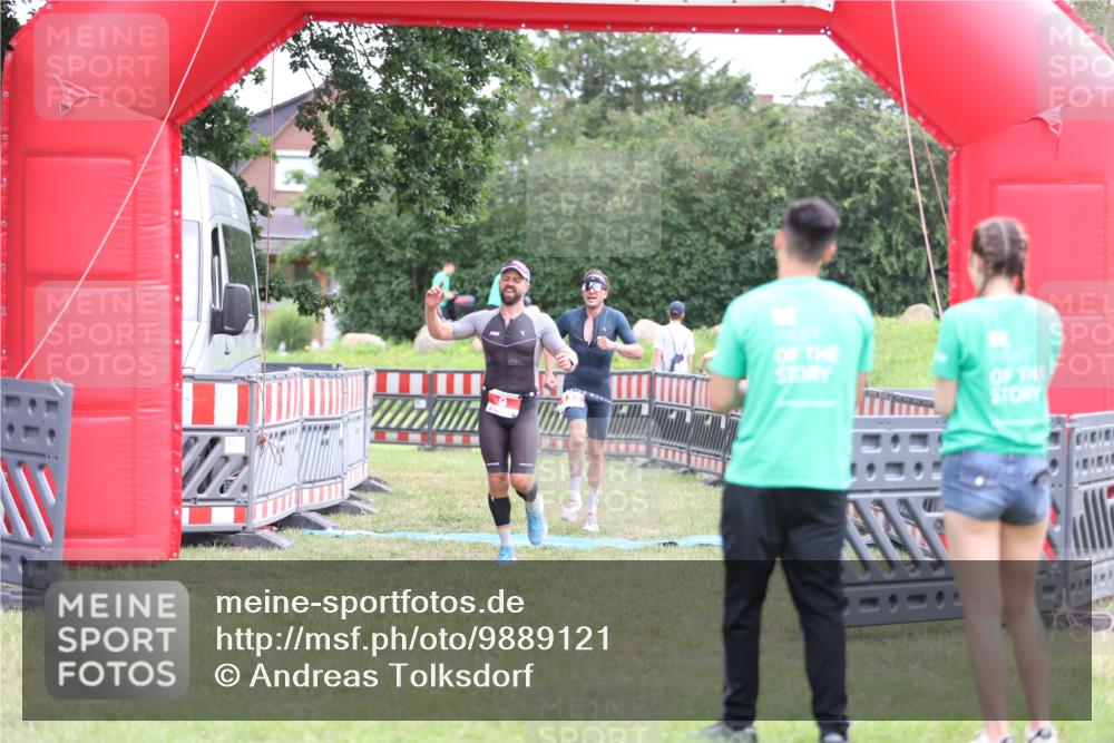 21.06.2026 - 29. Vierlanden-Triathlon Andreas Tolksdorf http://msf.ph/oto/9889121 21.06.2026 12:19:34 Ziel 9, 132, 9, 132 meine-sportfotos.de