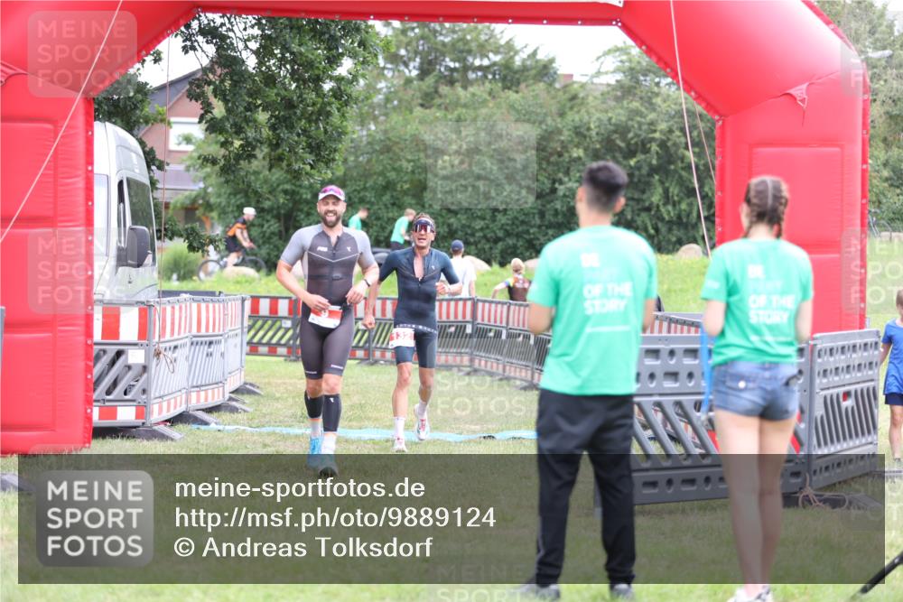 21.06.2026 - 29. Vierlanden-Triathlon Andreas Tolksdorf http://msf.ph/oto/9889124 21.06.2026 12:19:35 Ziel 9, 132, 9, 132 meine-sportfotos.de