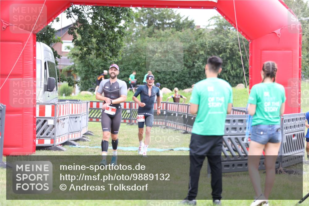 21.06.2026 - 29. Vierlanden-Triathlon Andreas Tolksdorf http://msf.ph/oto/9889132 21.06.2026 12:19:36 Ziel 9, 132, 9, 132 meine-sportfotos.de