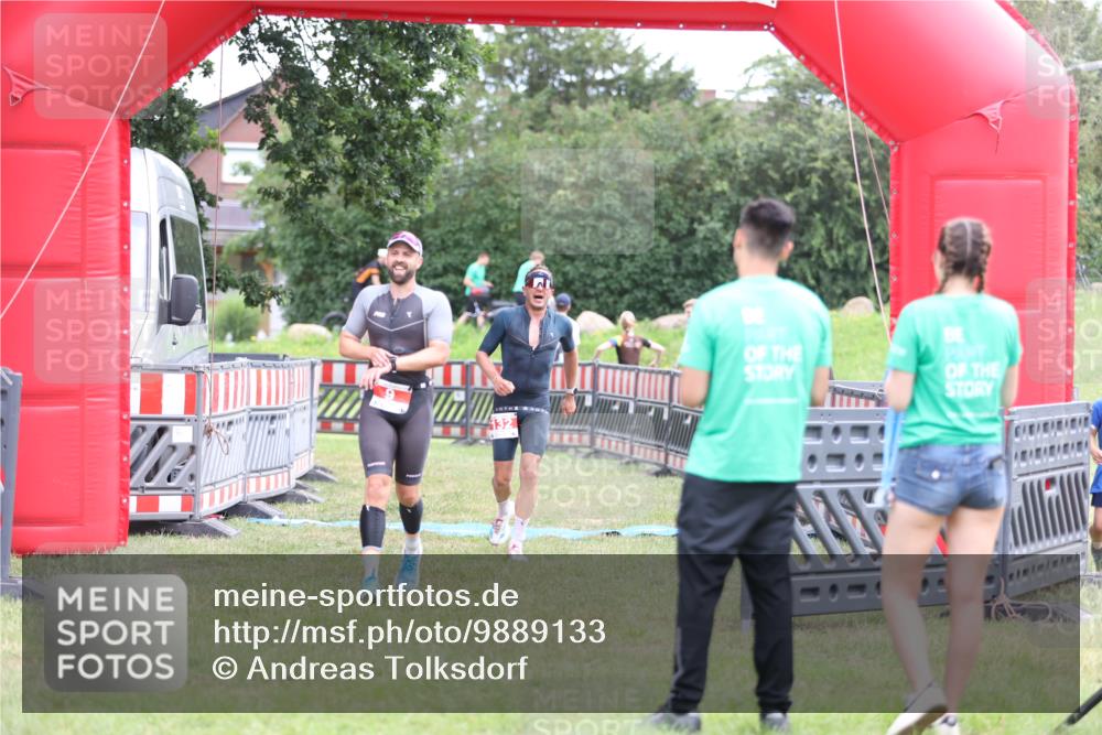 21.06.2026 - 29. Vierlanden-Triathlon Andreas Tolksdorf http://msf.ph/oto/9889133 21.06.2026 12:19:36 Ziel 9, 132, 9, 132 meine-sportfotos.de