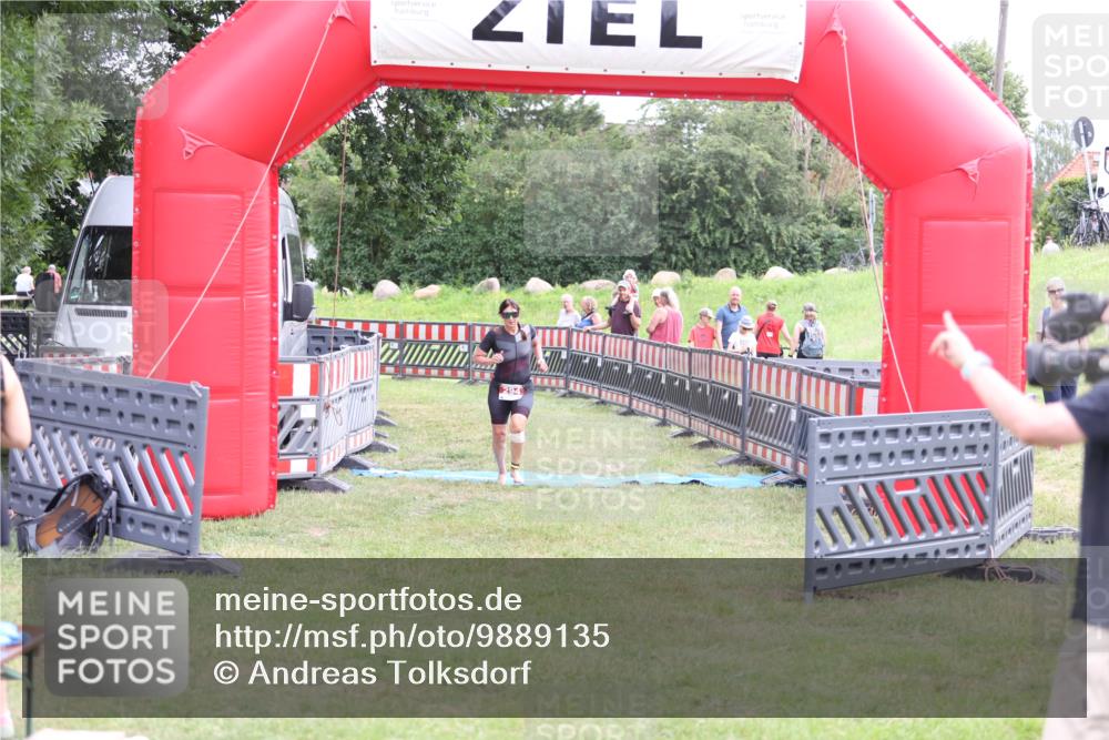 21.06.2026 - 29. Vierlanden-Triathlon Andreas Tolksdorf http://msf.ph/oto/9889135 21.06.2026 12:22:28 Ziel 294, 294 meine-sportfotos.de