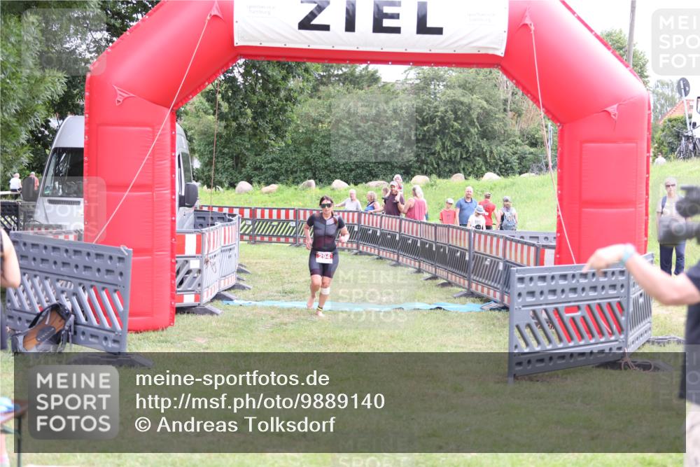 21.06.2026 - 29. Vierlanden-Triathlon Andreas Tolksdorf http://msf.ph/oto/9889140 21.06.2026 12:22:28 Ziel 294, 294 meine-sportfotos.de