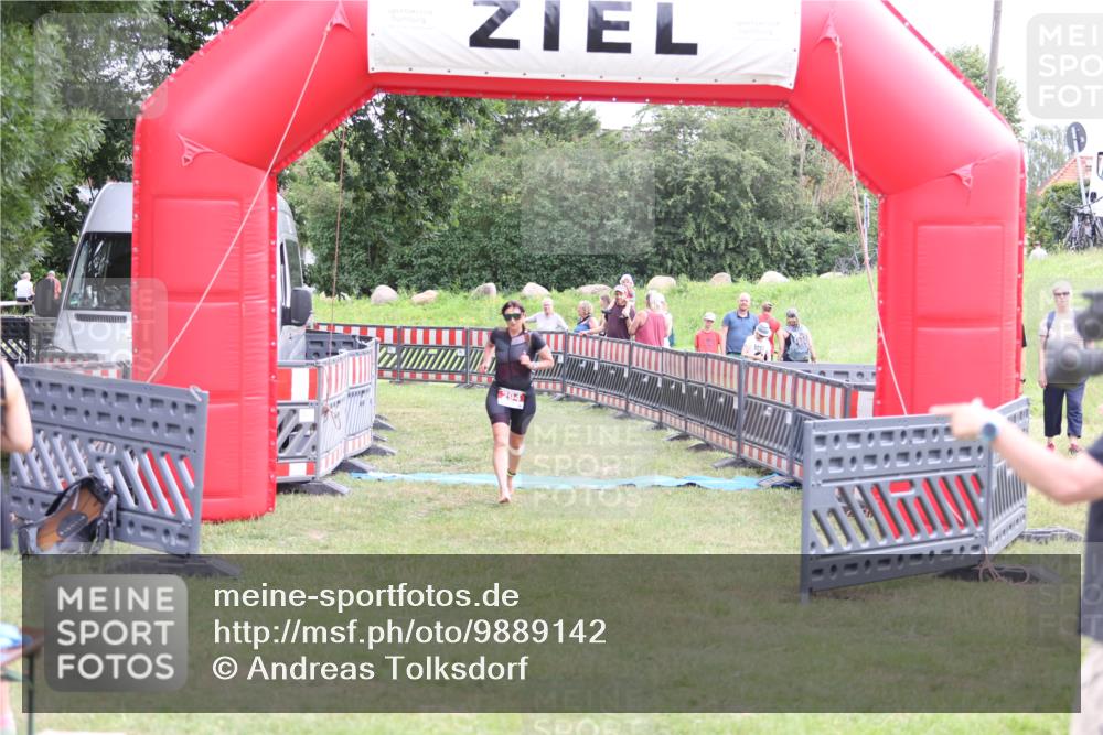 21.06.2026 - 29. Vierlanden-Triathlon Andreas Tolksdorf http://msf.ph/oto/9889142 21.06.2026 12:22:28 Ziel 294, 294 meine-sportfotos.de