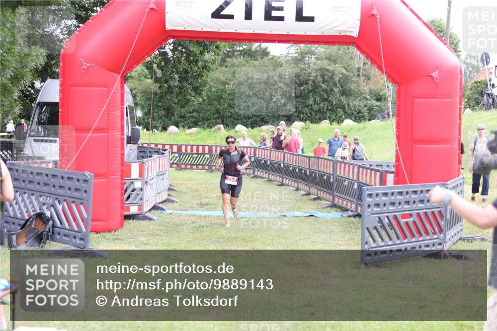 21.06.2026 - 29. Vierlanden-Triathlon Andreas Tolksdorf http://msf.ph/oto/9889143 21.06.2026 12:22:28 Ziel 294, 294 meine-sportfotos.de