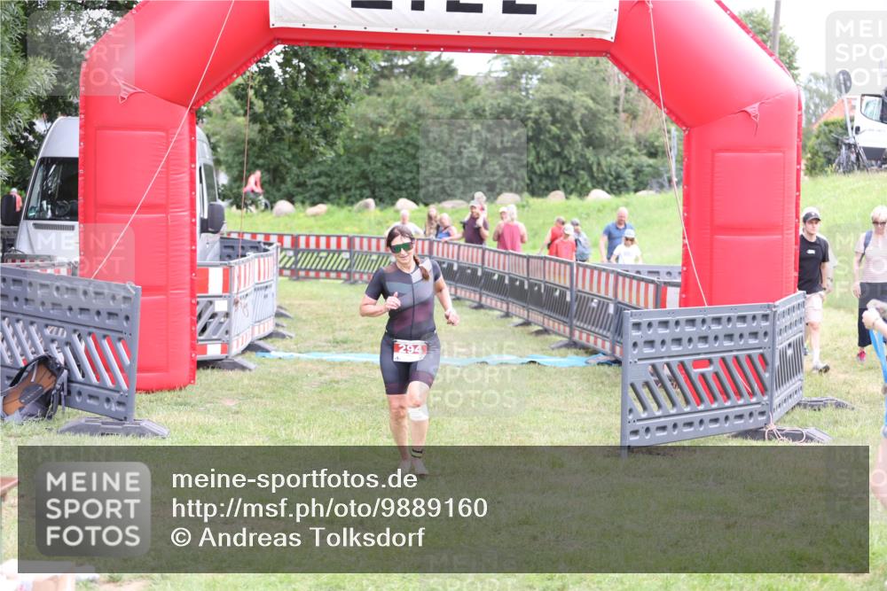 21.06.2026 - 29. Vierlanden-Triathlon Andreas Tolksdorf http://msf.ph/oto/9889160 21.06.2026 12:22:30 Ziel 294, 294 meine-sportfotos.de