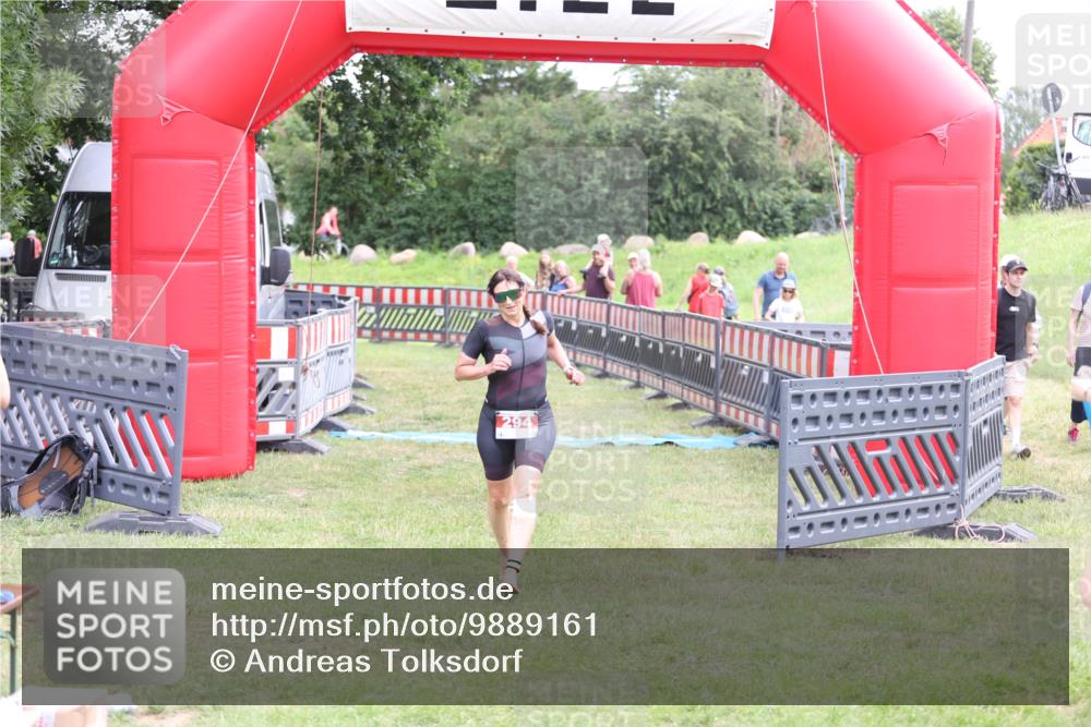 21.06.2026 - 29. Vierlanden-Triathlon Andreas Tolksdorf http://msf.ph/oto/9889161 21.06.2026 12:22:30 Ziel 294, 294 meine-sportfotos.de