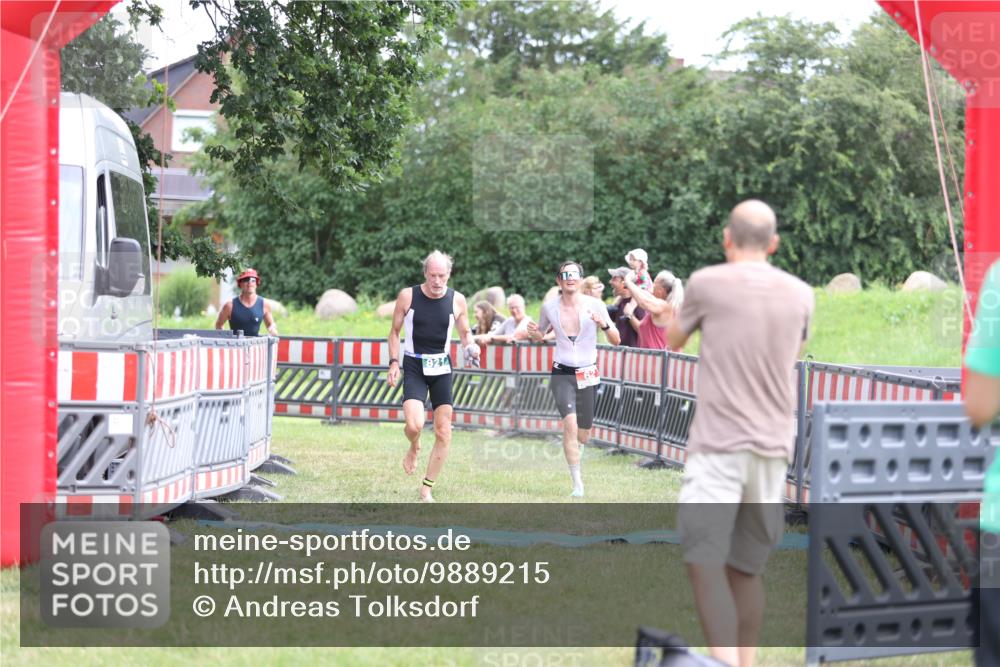 21.06.2026 - 29. Vierlanden-Triathlon Andreas Tolksdorf http://msf.ph/oto/9889215 21.06.2026 12:27:05 Ziel 62, 76, 821, 62, 76, 821 meine-sportfotos.de