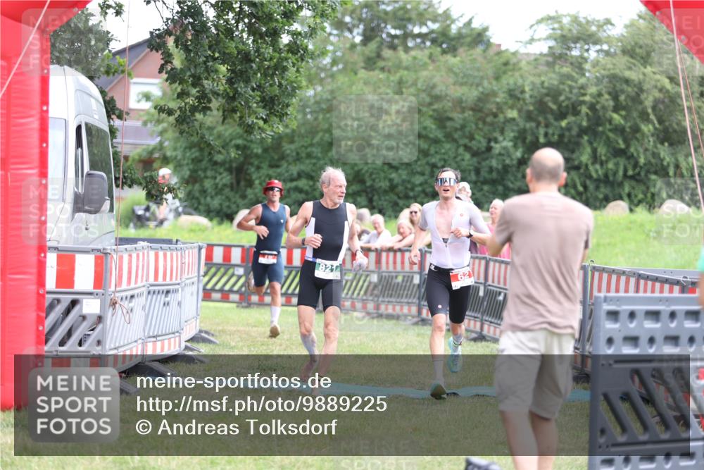 21.06.2026 - 29. Vierlanden-Triathlon Andreas Tolksdorf http://msf.ph/oto/9889225 21.06.2026 12:27:06 Ziel 45, 62, 76, 821, 45, 62, 76, 821 meine-sportfotos.de
