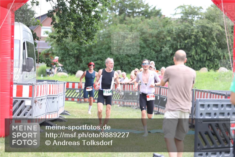 21.06.2026 - 29. Vierlanden-Triathlon Andreas Tolksdorf http://msf.ph/oto/9889227 21.06.2026 12:27:06 Ziel 45, 62, 76, 821, 45, 62, 76, 821 meine-sportfotos.de