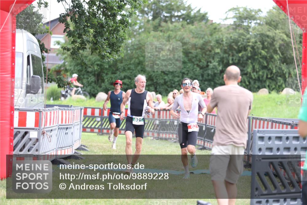 21.06.2026 - 29. Vierlanden-Triathlon Andreas Tolksdorf http://msf.ph/oto/9889228 21.06.2026 12:27:06 Ziel 45, 62, 76, 821, 45, 62, 76, 821 meine-sportfotos.de