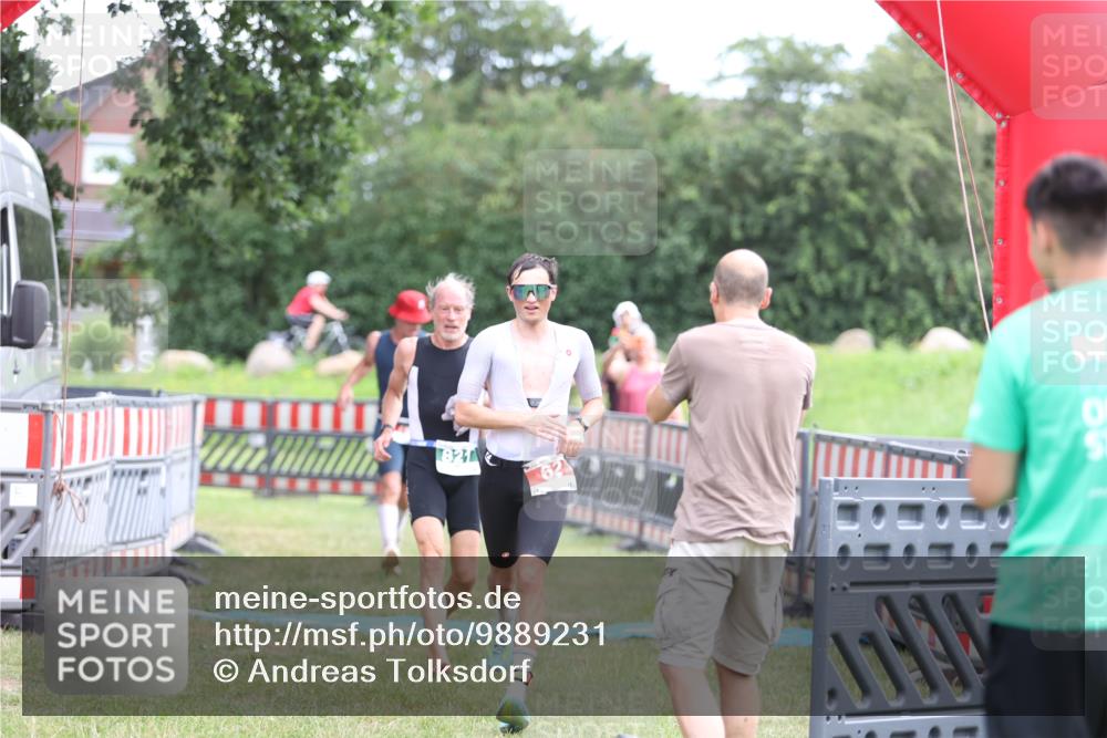 21.06.2026 - 29. Vierlanden-Triathlon Andreas Tolksdorf http://msf.ph/oto/9889231 21.06.2026 12:27:07 Ziel 45, 62, 76, 821, 45, 62, 76, 821 meine-sportfotos.de