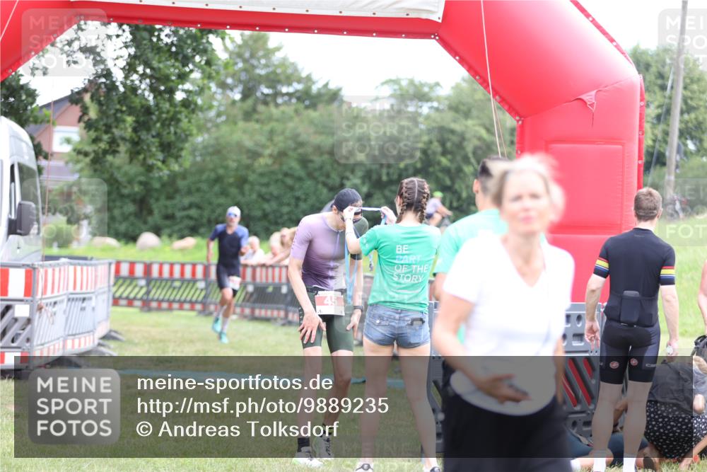 21.06.2026 - 29. Vierlanden-Triathlon Andreas Tolksdorf http://msf.ph/oto/9889235 21.06.2026 12:27:23 Ziel 184, 184 meine-sportfotos.de
