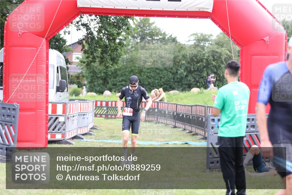 21.06.2026 - 29. Vierlanden-Triathlon Andreas Tolksdorf http://msf.ph/oto/9889259 21.06.2026 12:27:43 Ziel 61, 61 meine-sportfotos.de