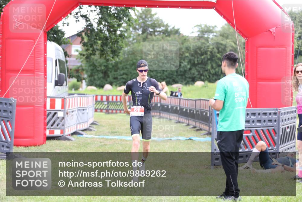 21.06.2026 - 29. Vierlanden-Triathlon Andreas Tolksdorf http://msf.ph/oto/9889262 21.06.2026 12:27:44 Ziel 61, 61 meine-sportfotos.de