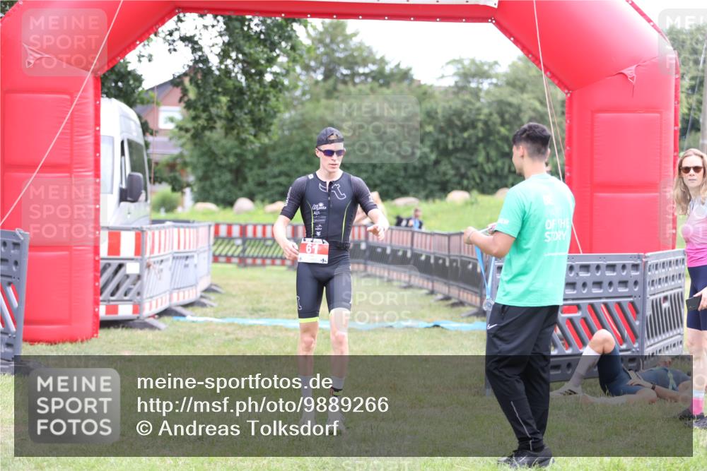 21.06.2026 - 29. Vierlanden-Triathlon Andreas Tolksdorf http://msf.ph/oto/9889266 21.06.2026 12:27:44 Ziel 61, 61 meine-sportfotos.de