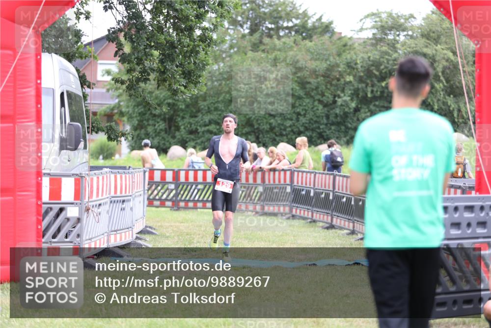 21.06.2026 - 29. Vierlanden-Triathlon Andreas Tolksdorf http://msf.ph/oto/9889267 21.06.2026 12:28:48 Ziel 129, 129 meine-sportfotos.de