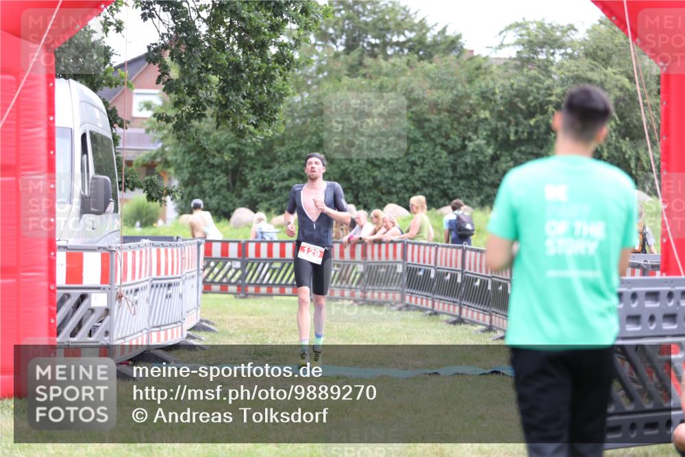 21.06.2026 - 29. Vierlanden-Triathlon Andreas Tolksdorf http://msf.ph/oto/9889270 21.06.2026 12:28:48 Ziel 129, 129 meine-sportfotos.de