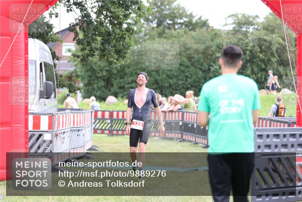 21.06.2026 - 29. Vierlanden-Triathlon Andreas Tolksdorf http://msf.ph/oto/9889276 21.06.2026 12:28:49 Ziel 129, 129 meine-sportfotos.de