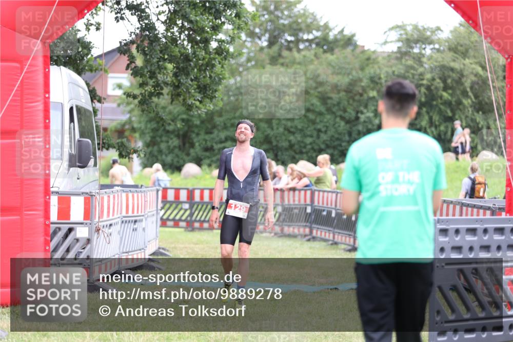 21.06.2026 - 29. Vierlanden-Triathlon Andreas Tolksdorf http://msf.ph/oto/9889278 21.06.2026 12:28:50 Ziel 129, 129 meine-sportfotos.de