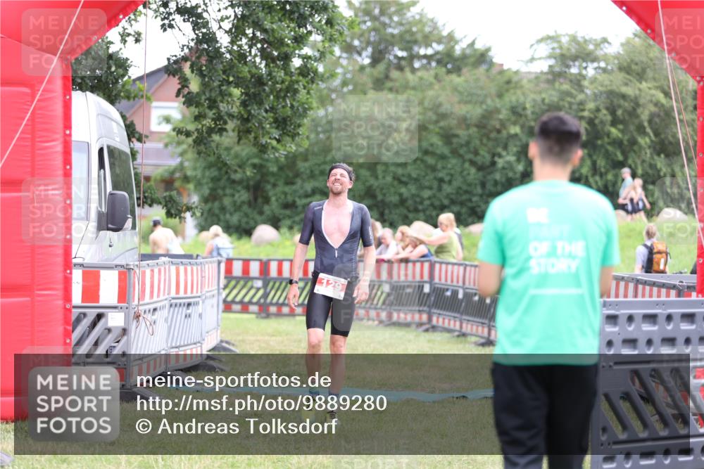 21.06.2026 - 29. Vierlanden-Triathlon Andreas Tolksdorf http://msf.ph/oto/9889280 21.06.2026 12:28:50 Ziel 129, 129 meine-sportfotos.de