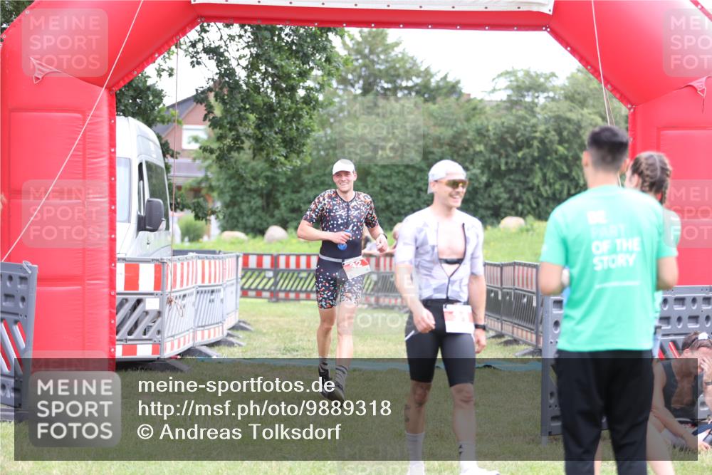 21.06.2026 - 29. Vierlanden-Triathlon Andreas Tolksdorf http://msf.ph/oto/9889318 21.06.2026 12:29:17 Ziel 31, 32, 31, 32 meine-sportfotos.de