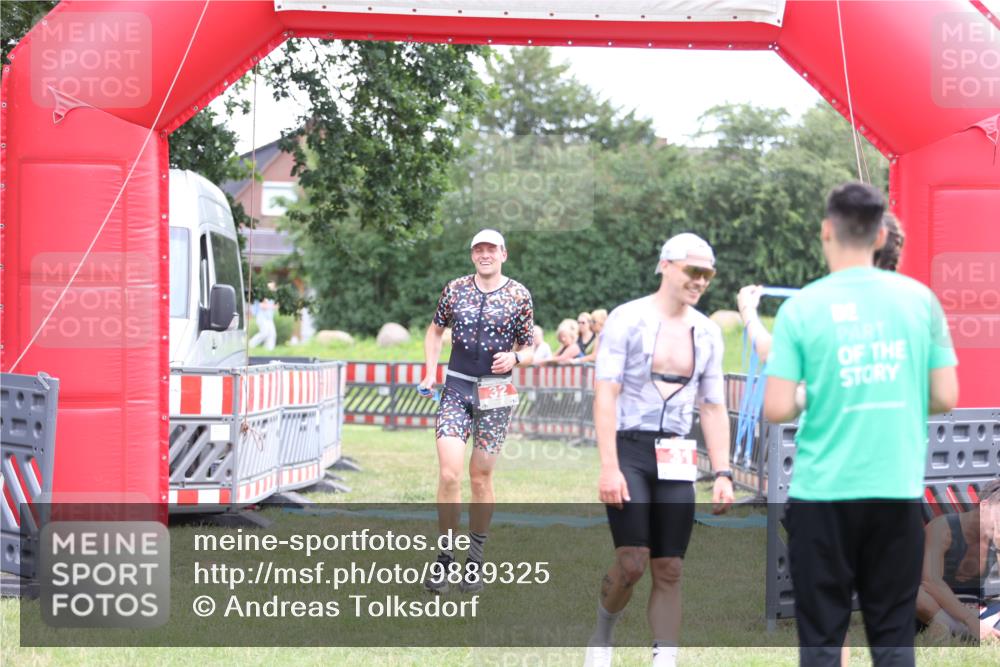 21.06.2026 - 29. Vierlanden-Triathlon Andreas Tolksdorf http://msf.ph/oto/9889325 21.06.2026 12:29:17 Ziel 31, 32, 31, 32 meine-sportfotos.de