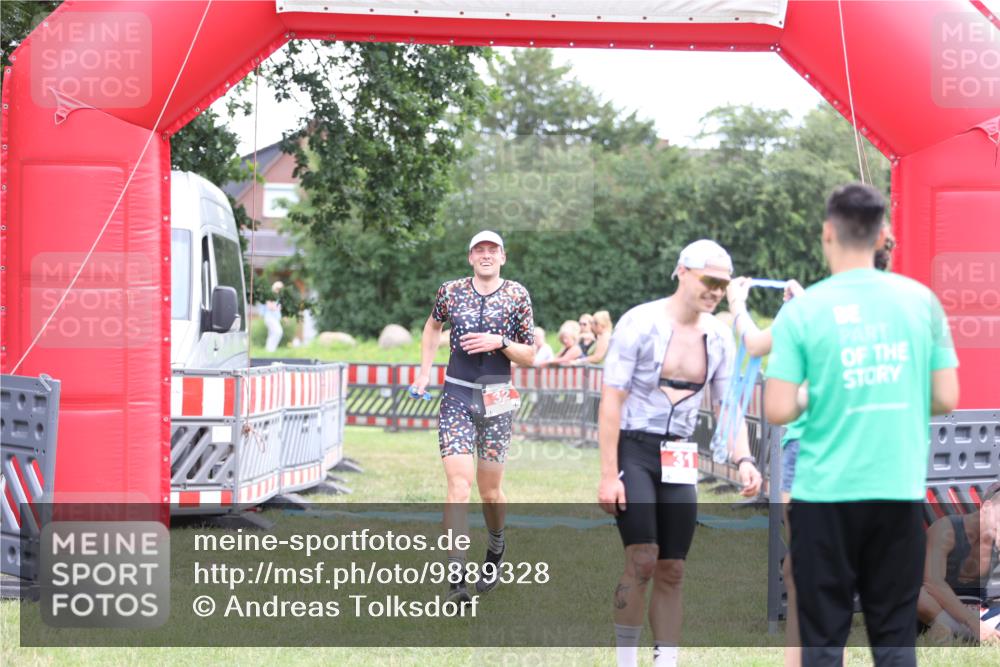 21.06.2026 - 29. Vierlanden-Triathlon Andreas Tolksdorf http://msf.ph/oto/9889328 21.06.2026 12:29:18 Ziel 32, 32 meine-sportfotos.de
