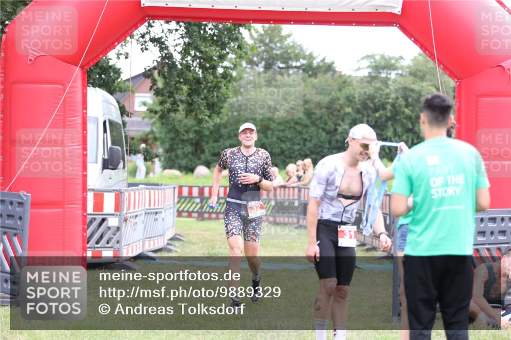 21.06.2026 - 29. Vierlanden-Triathlon Andreas Tolksdorf http://msf.ph/oto/9889329 21.06.2026 12:29:18 Ziel 32, 32 meine-sportfotos.de