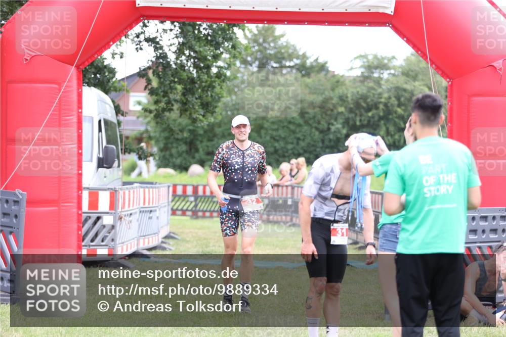 21.06.2026 - 29. Vierlanden-Triathlon Andreas Tolksdorf http://msf.ph/oto/9889334 21.06.2026 12:29:18 Ziel 32, 32 meine-sportfotos.de