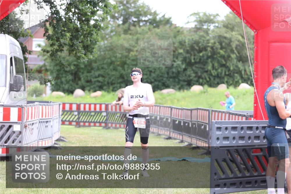 21.06.2026 - 29. Vierlanden-Triathlon Andreas Tolksdorf http://msf.ph/oto/9889355 21.06.2026 12:30:59 Ziel 164, 164 meine-sportfotos.de
