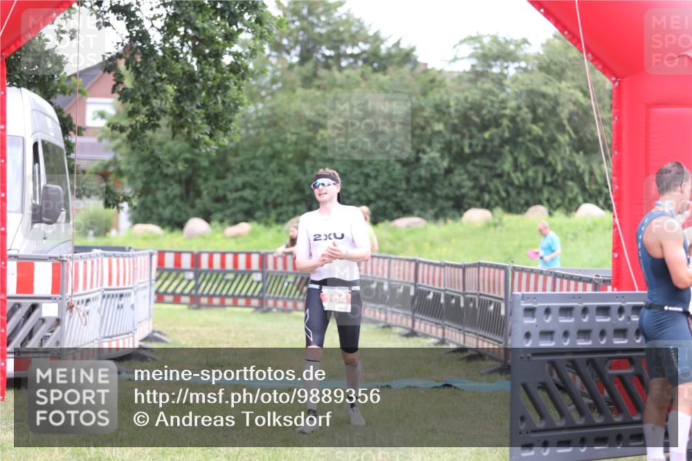21.06.2026 - 29. Vierlanden-Triathlon Andreas Tolksdorf http://msf.ph/oto/9889356 21.06.2026 12:30:59 Ziel 164, 164 meine-sportfotos.de