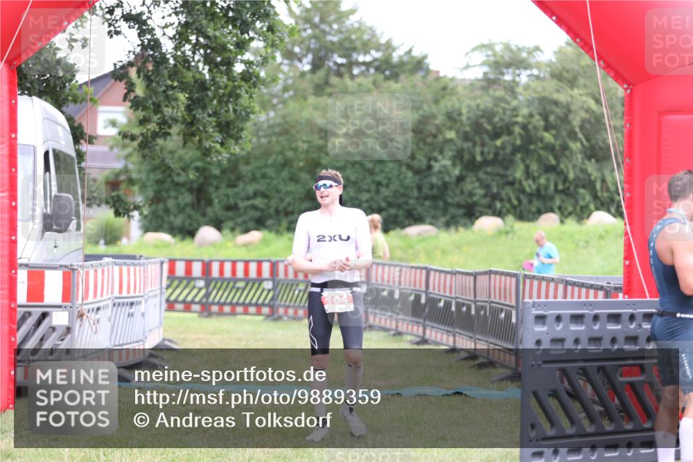 21.06.2026 - 29. Vierlanden-Triathlon Andreas Tolksdorf http://msf.ph/oto/9889359 21.06.2026 12:30:59 Ziel 164, 164 meine-sportfotos.de