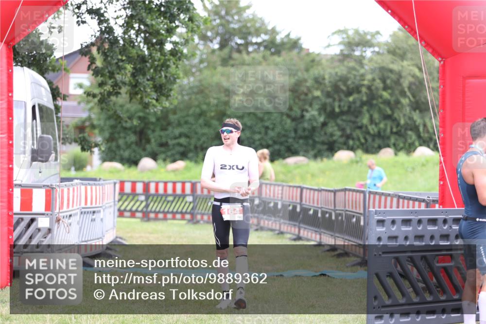 21.06.2026 - 29. Vierlanden-Triathlon Andreas Tolksdorf http://msf.ph/oto/9889362 21.06.2026 12:30:59 Ziel 164, 164 meine-sportfotos.de