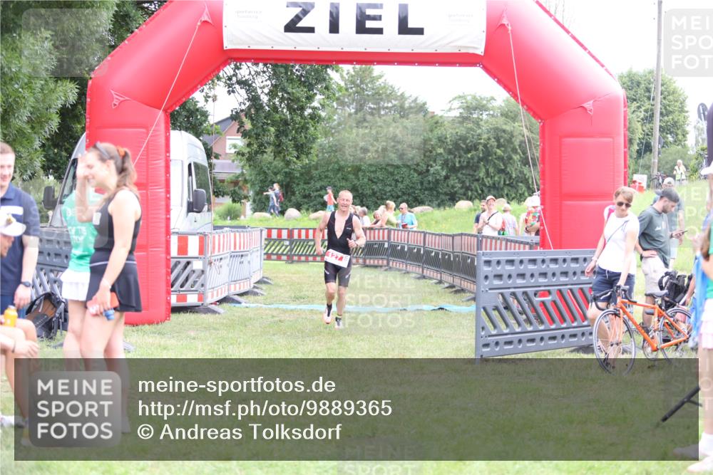 21.06.2026 - 29. Vierlanden-Triathlon Andreas Tolksdorf http://msf.ph/oto/9889365 21.06.2026 12:33:16 Ziel 127, 169, 127, 169 meine-sportfotos.de