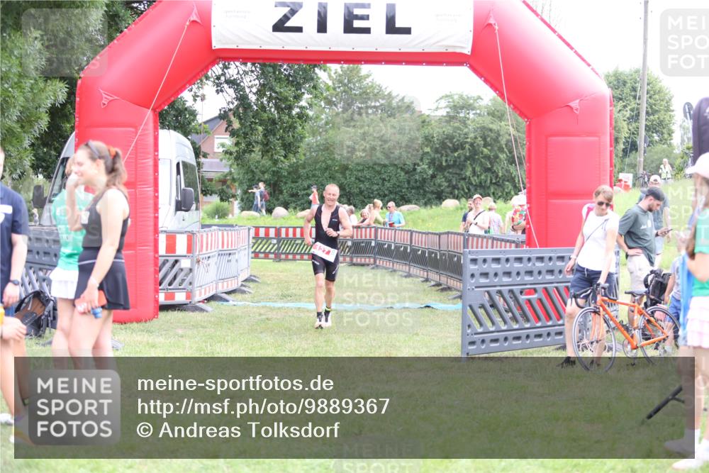 21.06.2026 - 29. Vierlanden-Triathlon Andreas Tolksdorf http://msf.ph/oto/9889367 21.06.2026 12:33:16 Ziel 127, 169, 127, 169 meine-sportfotos.de
