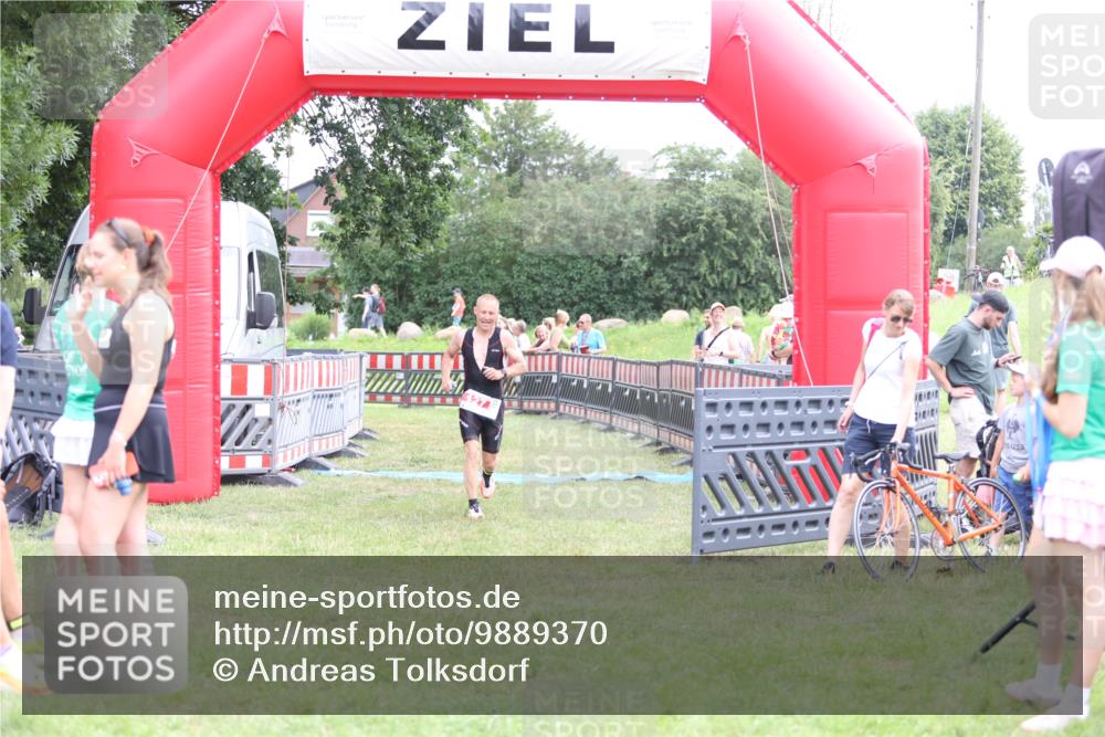21.06.2026 - 29. Vierlanden-Triathlon Andreas Tolksdorf http://msf.ph/oto/9889370 21.06.2026 12:33:16 Ziel 127, 169, 127, 169 meine-sportfotos.de