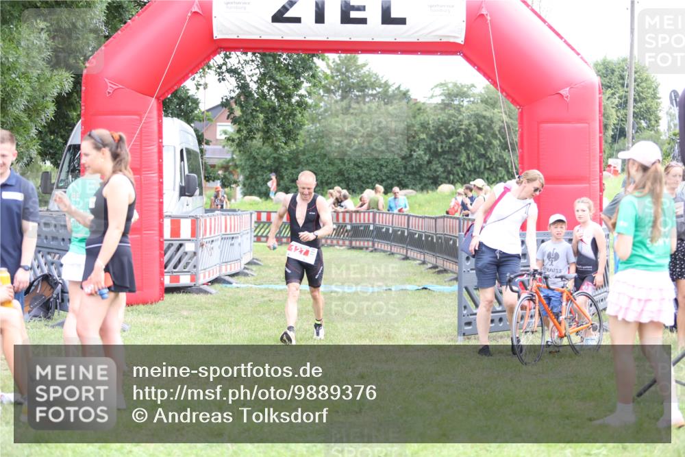 21.06.2026 - 29. Vierlanden-Triathlon Andreas Tolksdorf http://msf.ph/oto/9889376 21.06.2026 12:33:17 Ziel 127, 169, 127, 169 meine-sportfotos.de