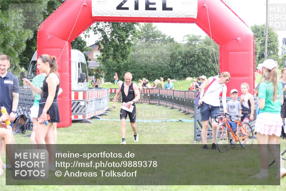 21.06.2026 - 29. Vierlanden-Triathlon Andreas Tolksdorf http://msf.ph/oto/9889378 21.06.2026 12:33:18 Ziel 127, 169, 127, 169 meine-sportfotos.de